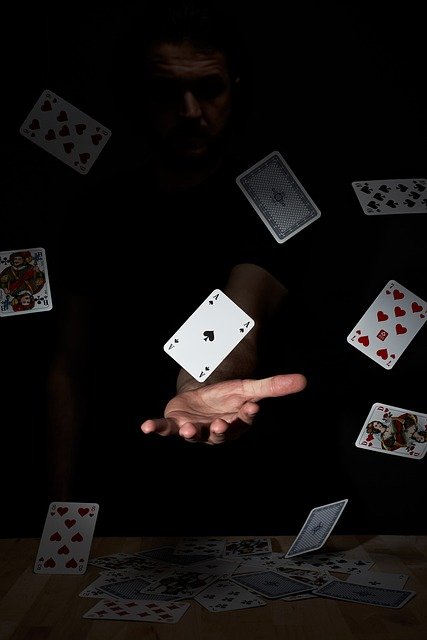 playing-cards-4074478_640 (1)